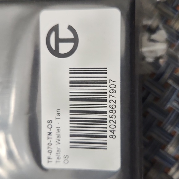 Telfar - tan 100% leather supple wallet - Picture 9 of 12